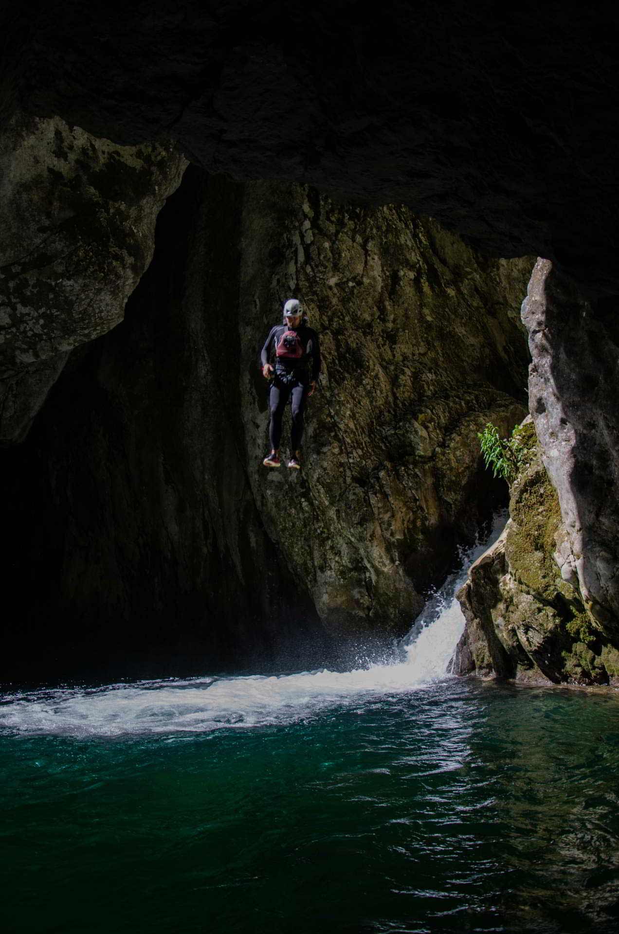 Muškarac skače u reku Komarnicu